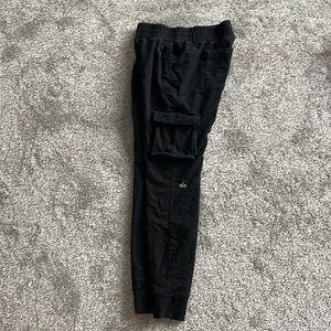 Alo Yogo, XS, jogger style cargo black pants